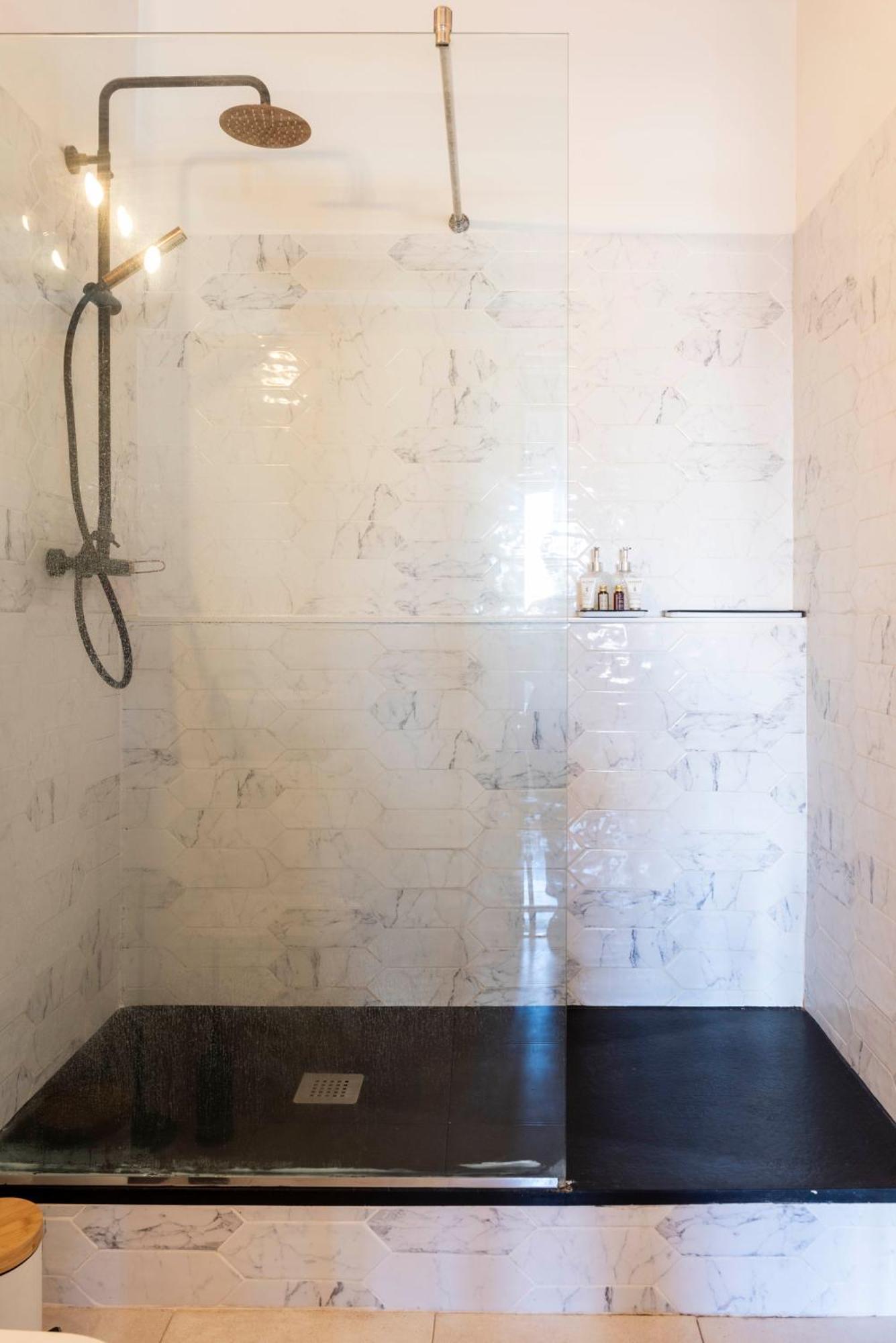 Enchanting 2 Bedroom Flat With Terrace Near Placa Espanya Barcelona Exterior photo