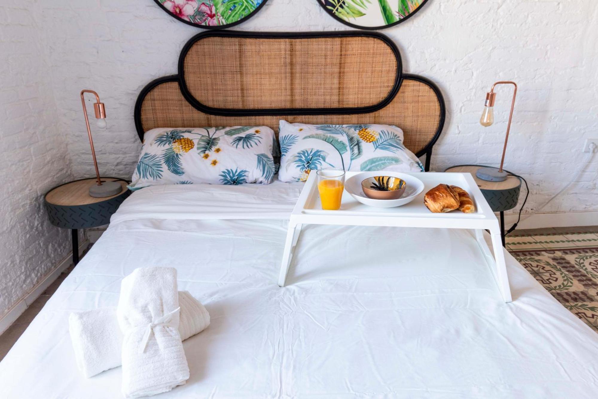 Enchanting 2 Bedroom Flat With Terrace Near Placa Espanya Barcelona Exterior photo