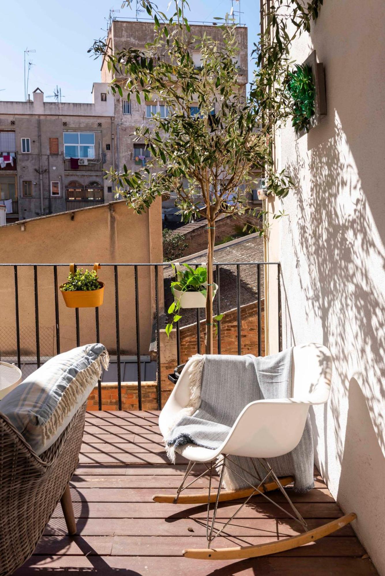 Enchanting 2 Bedroom Flat With Terrace Near Placa Espanya Barcelona Exterior photo
